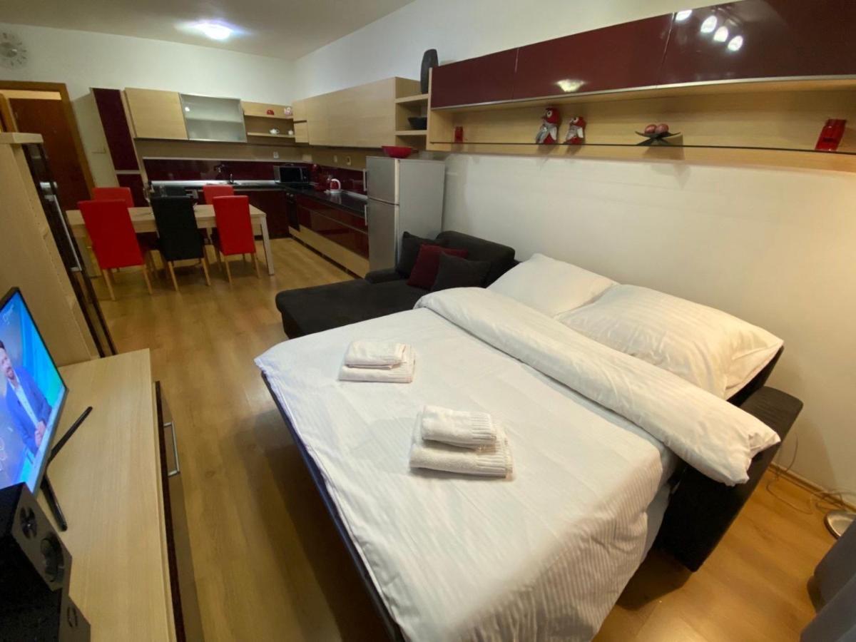 Apartman Velka Lomnica B8 Lägenhet Exteriör bild